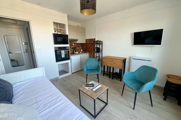 1 habitación, wifi y ropa de cama