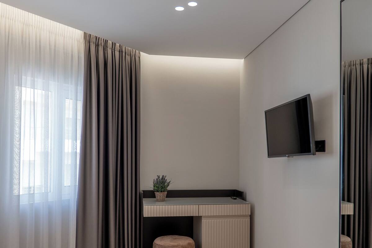 Deluxe Double Room | Soundproofing, free WiFi, bed sheets