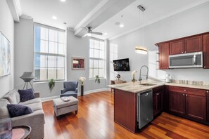 Interior - Sleek 1BR with Rooftop Amenities (Philadelphia)