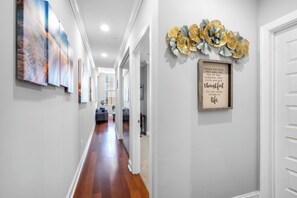 Interior - Sleek 1BR with Rooftop Amenities (Philadelphia)