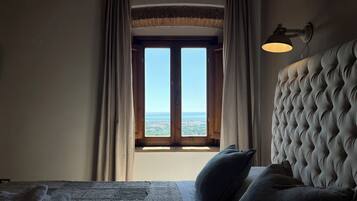 1 bedroom, travel crib, WiFi, bed sheets