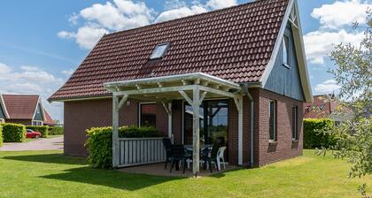 Detached 6-person bungalow