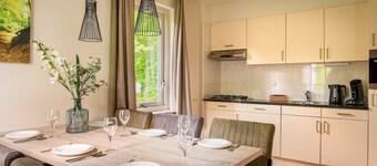 Detached 6-person bungalow