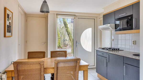 Fridge, coffee/tea maker, electric kettle, high chair