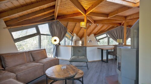 Detached bungalow for 8 people