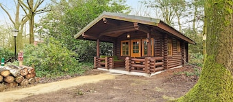 Detached log cabin for 2 people