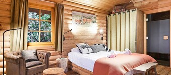 Detached log cabin for 2 people