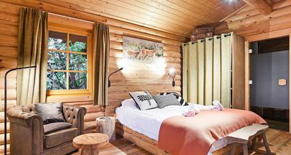 Detached log cabin for 2 people