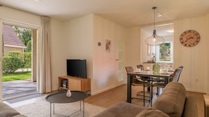 Smart TV - Comfortable bungalow for 4 persons (Diessen)