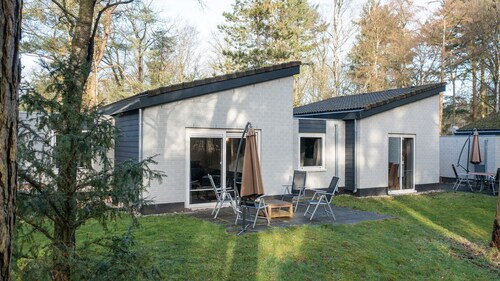 Semi-detached bungalow for 8 persons