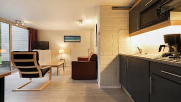 Réfrigérateur, plaque de cuisson, cafetiÚre/bouilloire