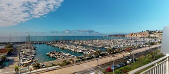 Amplio 2P con aire acondicionado, terrazas, garaje y Wifi en Menton