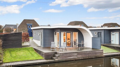 Luxury 2-person bungalow