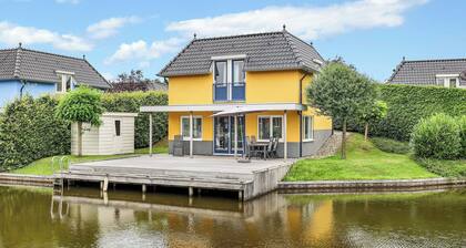 Detached 6-person bungalow