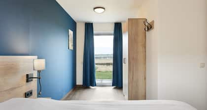 Detached 2-person bungalow