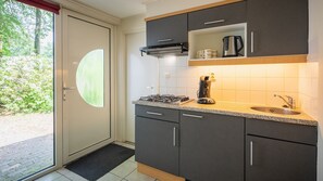 Fridge, dishwasher, coffee/tea maker, electric kettle