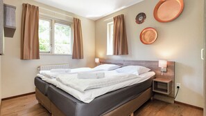 2 bedrooms, bed sheets