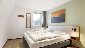 4 bedrooms, free WiFi, bed sheets