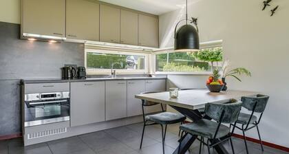 Comfortable bungalow for 4 persons