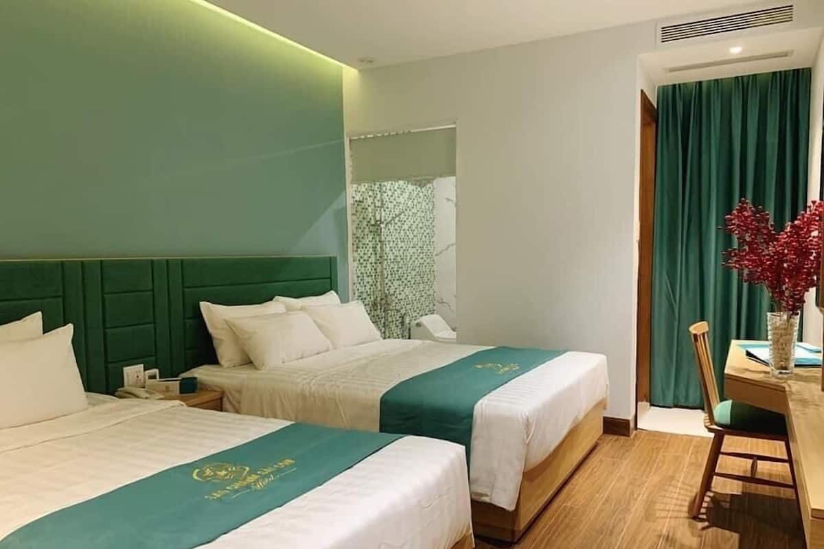 Traditional Triple Room | 1 bedroom, premium bedding, minibar, individually furnished