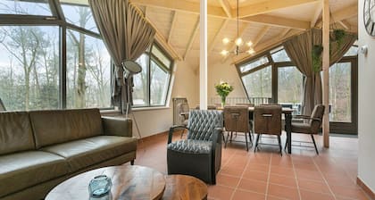 Detached bungalow for 8 people