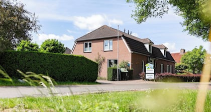 Semi-detached 10-person group accommodation