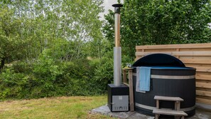 مغطس سبا خارجي