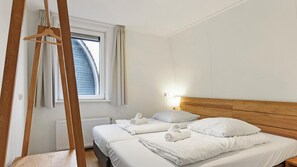 6 bedrooms, free WiFi, bed sheets