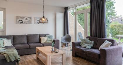 Detached bungalow for 16 persons