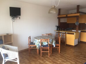 Dining - Seafront apartment for 4 with parking (Argelès-sur-Mer)