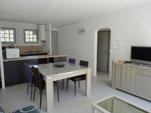 Dining - Renovated 3-room apartment for 6 people, close to sea (Argelès-sur-Mer)