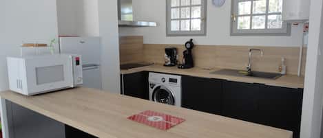 冷蔵庫、電子レンジ、食器洗い機