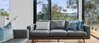 Poets Den - Holiday Home