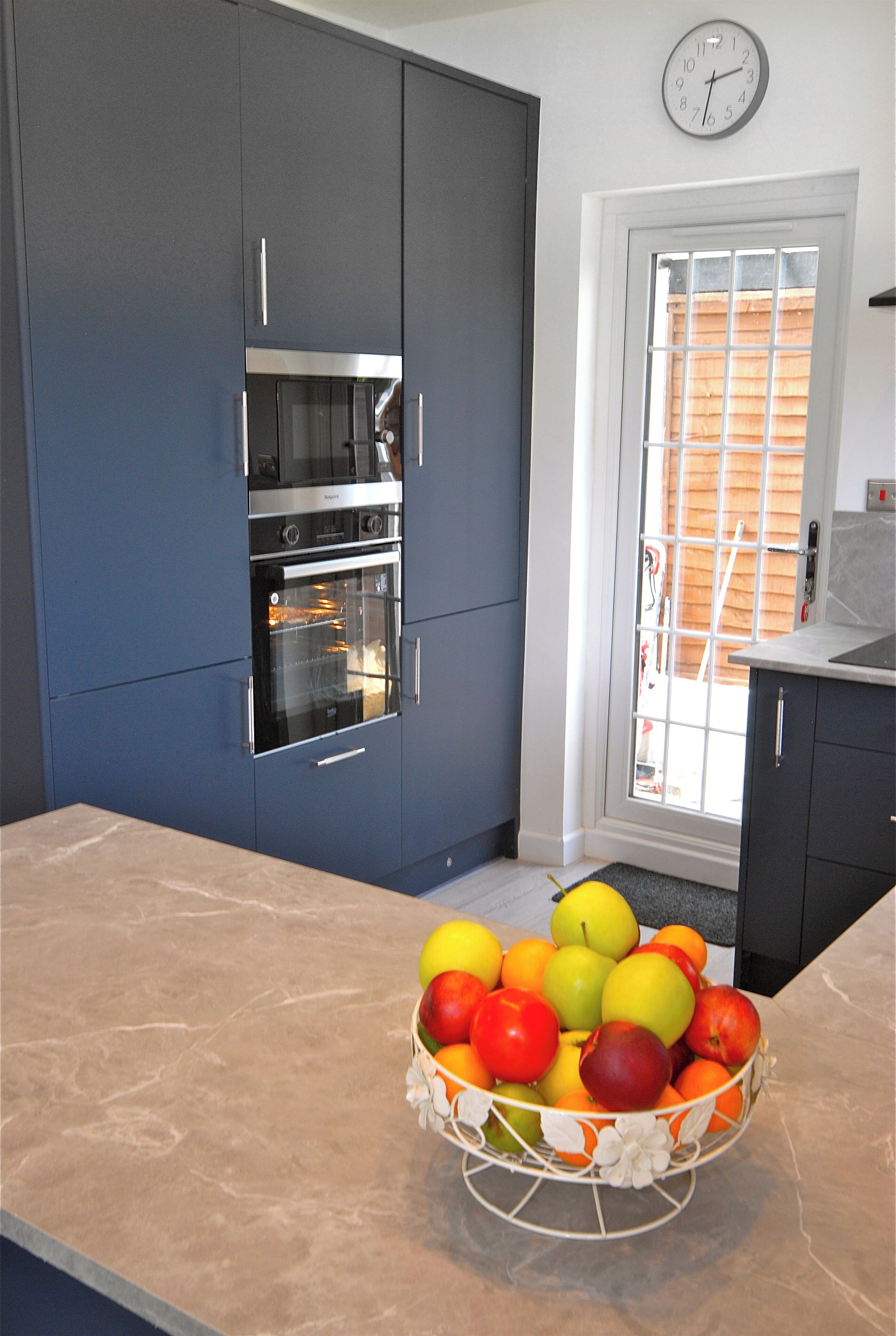 Cottage | Private kitchen | Fridge, microwave, oven, stovetop
