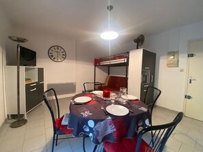 Ruokailu