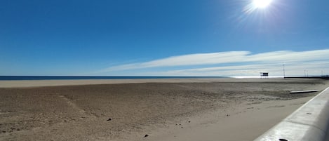 Nær stranden
