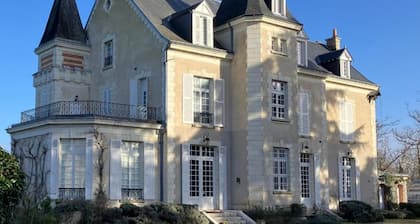 ChĂąteau La Villaine, domaine de charme au coeur de la Touraine (15 personnes)