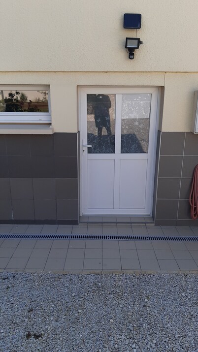 Accommodation close to the sea