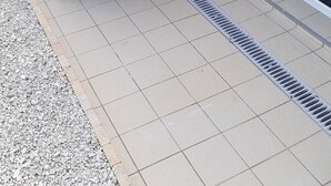 屋外ダイニングエリア