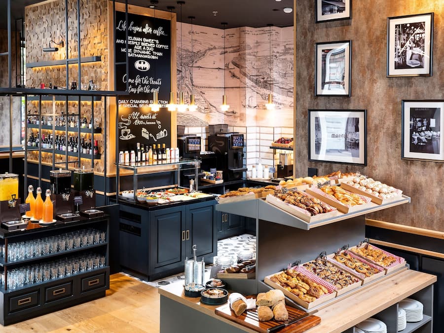 Daily buffet breakfast (EUR 15 per person)