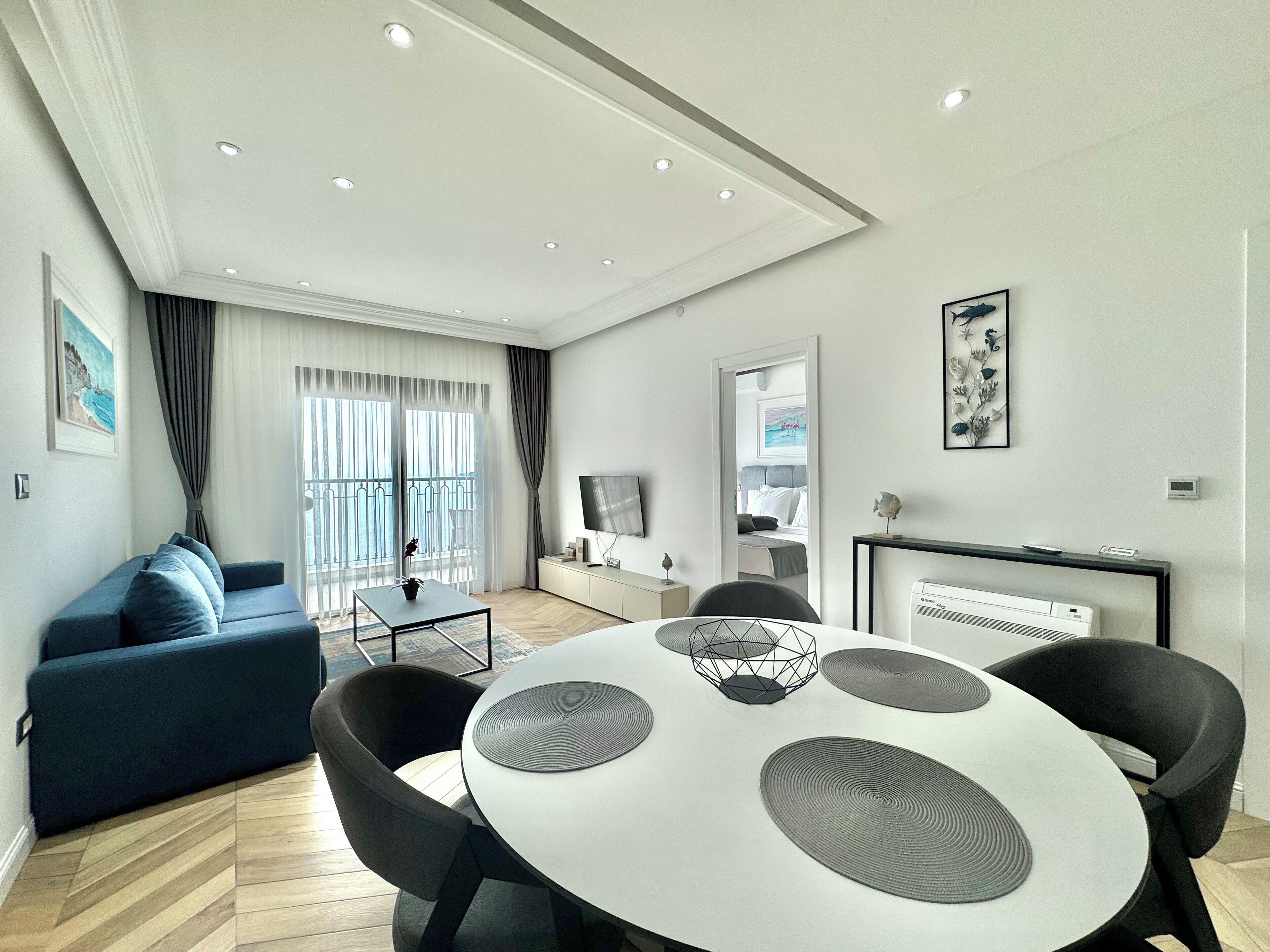 Phòng Suite Deluxe | Bếp riêng | Dụng cụ pha espresso, dụng cụ pha cà phê/trà, ấm điện, khăn giấy 