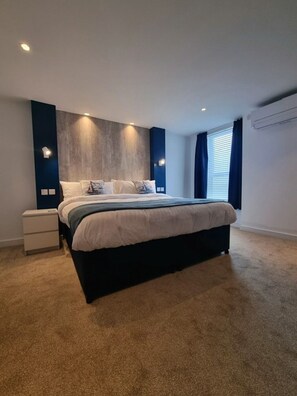 1 bedroom, iron/ironing board, WiFi, bed sheets - No3 Vero Suites Stunning New Sea Front Apartment  (Blackpool)