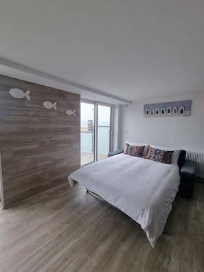 1 bedroom, iron/ironing board, WiFi, bed sheets - No3 Vero Suites Stunning New Sea Front Apartment  (Blackpool)