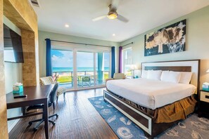 5 Schlafzimmer, Schreibtisch, Bügeleisen/Bügelbrett, Reisekinderbett