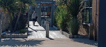 Sleeps 6, Pets Allowed & Free Parking