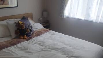 Cabin | 2 bedrooms, iron/ironing board, free WiFi