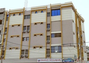 Front of property - Hotel Vinayak (Bargarh)