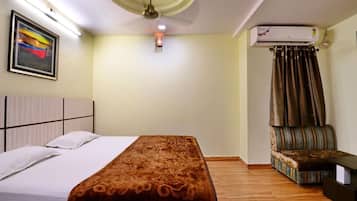 Signature Room | Free WiFi, bed sheets