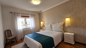 4 bedrooms, iron/ironing board, travel cot, WiFi