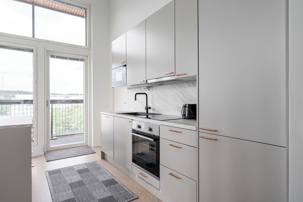 3br Modern Loft Penthouse With Sauna & Parking 5